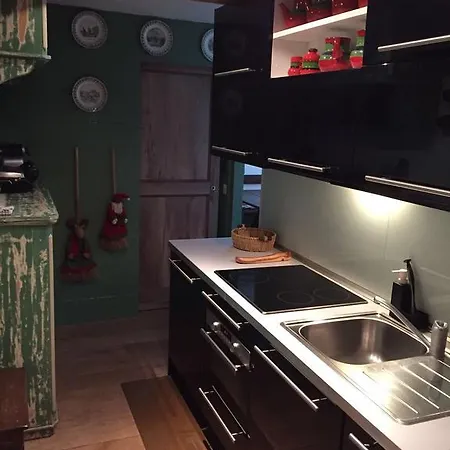 Meschihouse - Chesa Engadina Apartamento Samedan