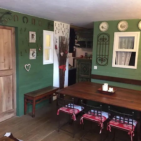 Meschihouse - Chesa Engadina Appartement *